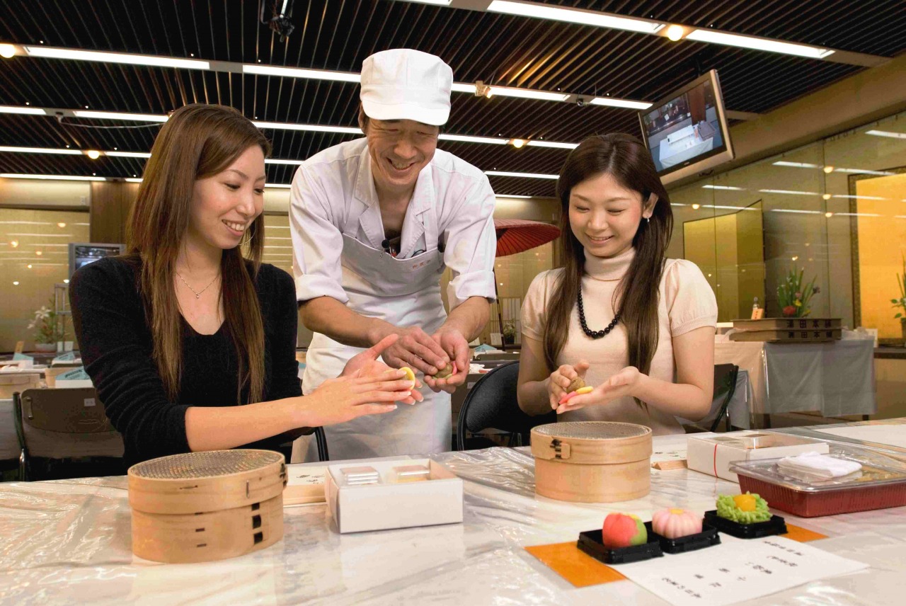 A traditional Wagashi Japanese sweet workshop only two min…