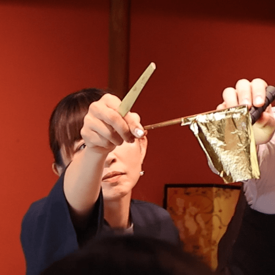 You can watch live demonstrations of the gold leaf production process up close.